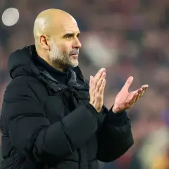 Pep Guardiola, jeden z najlepszych trenerów, klaszcze. Nawet tak wybitni trenerzy bez pracy mogą znaleźć się w trudnej sytuacji.