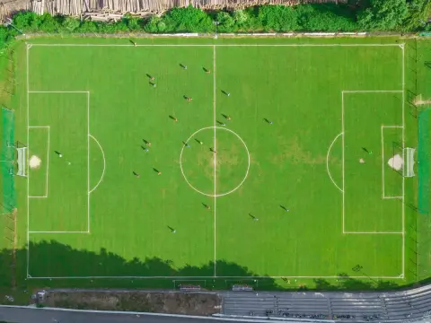 Wymiary boiska piłkarskiego: FIFA, PZPN i Orliki pełny przewodnik