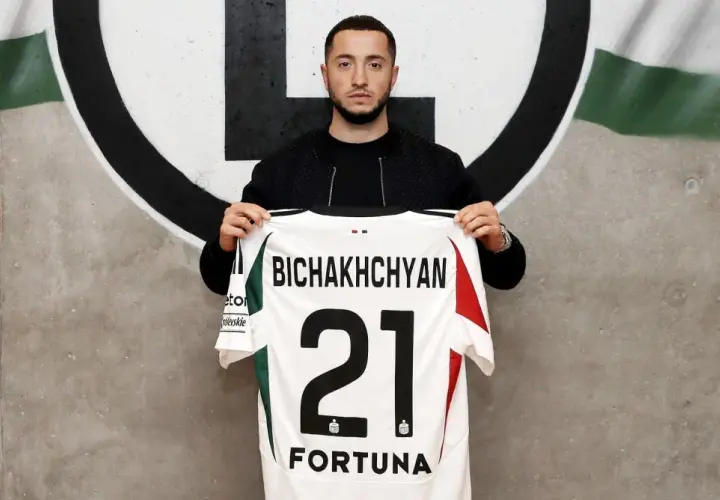 Bichakhchyan z numerem 21 w Legii. Spekulacje transferowe nabierają tempa, a nowy zawodnik prezentuje koszulkę.