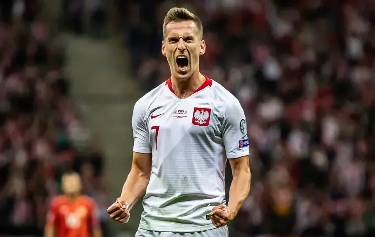 Arkadiusz Milik wzrost: Ile mierzy i jak to wpływa na jego grę?