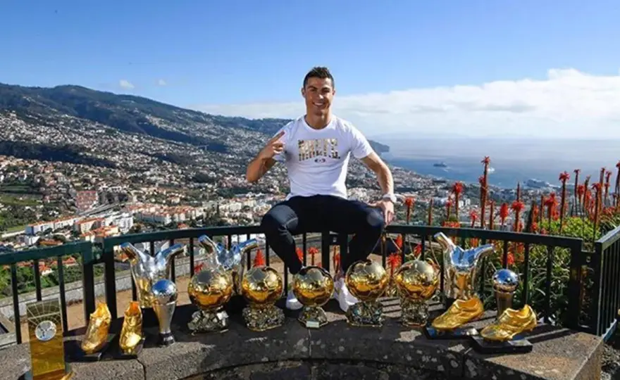 Ile Złotych Piłek ma Cristiano Ronaldo - Poznaj lata i listę triumfów