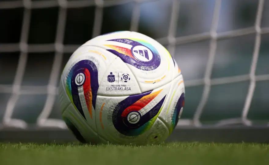 Ekstraklasa 2025/26: Trzy drużyny spadną! Kto zagrożony?