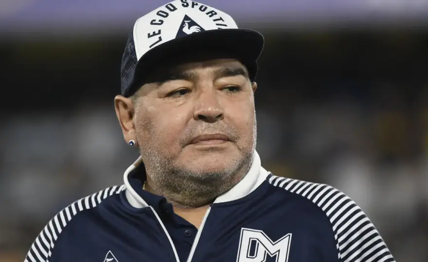 Na co zmarł Diego Maradona - Poznaj medyczne fakty i wyniki autopsji